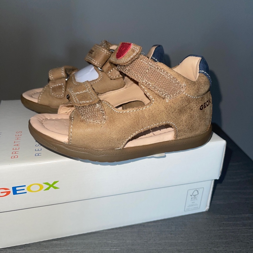 Geox Macchia Sandal Size 7 US 23EU brand new with box! Caramel